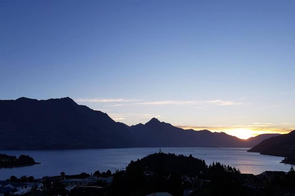 Awesome Studio - Amazing Mountain & Lake Views Квінстаун Екстер'єр фото